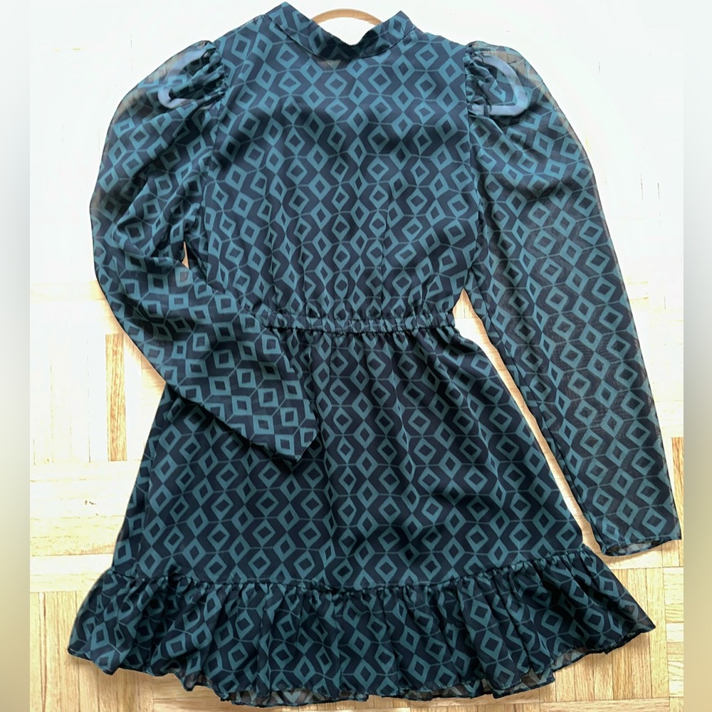 Zara Long-sleeve Green/Black Midi Dress